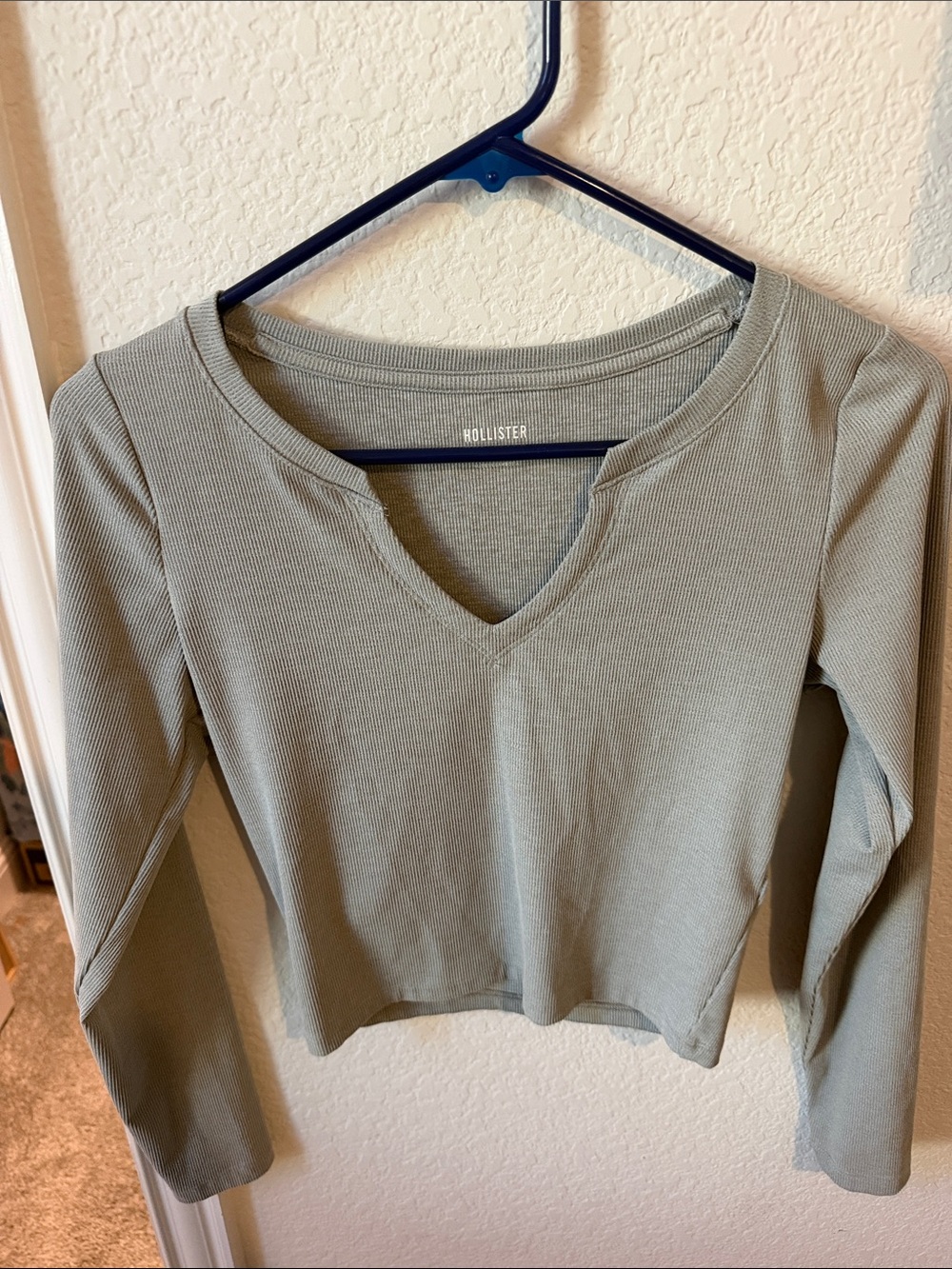 Hollister Gray Ribbed Long-Sleeve V-Notch Tee